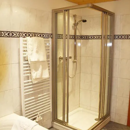 Haus Flua Apartamento