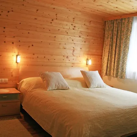 Haus Flua *